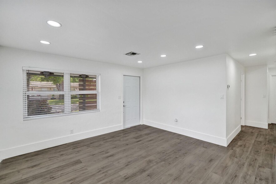 Building Photo - 1510 S 23rd Ave