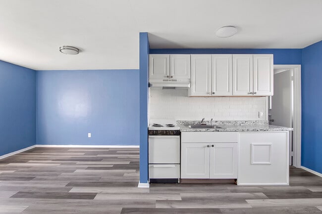 Building Photo - 36 Woodbury Ave