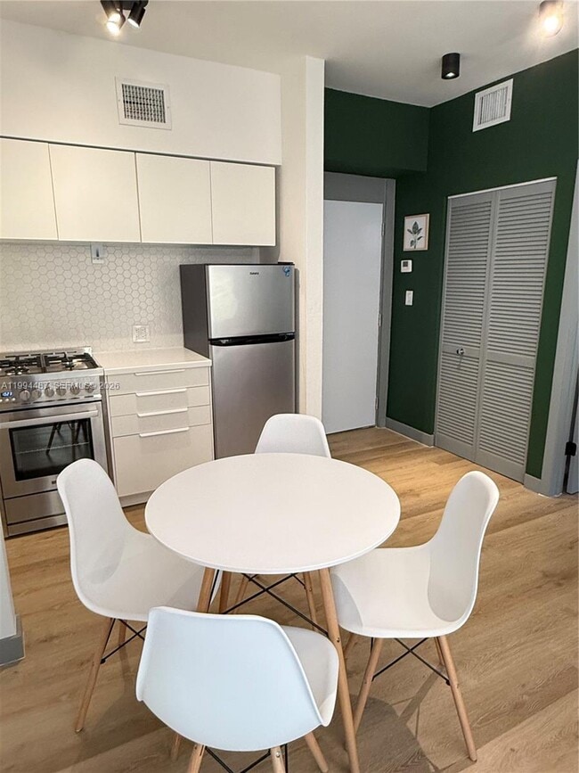 Building Photo - 1320 Drexel Ave