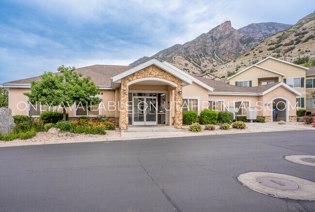 Building Photo - 1028 Canyon Vista Rd