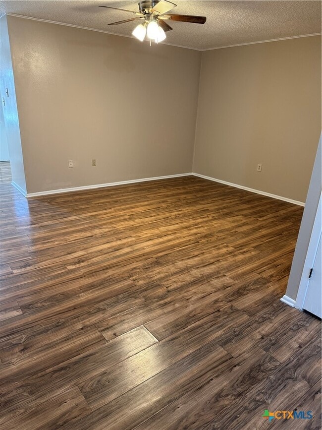 Building Photo - 510 N Bauer St