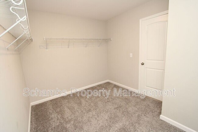 Building Photo - 1043 Myers Point Dr