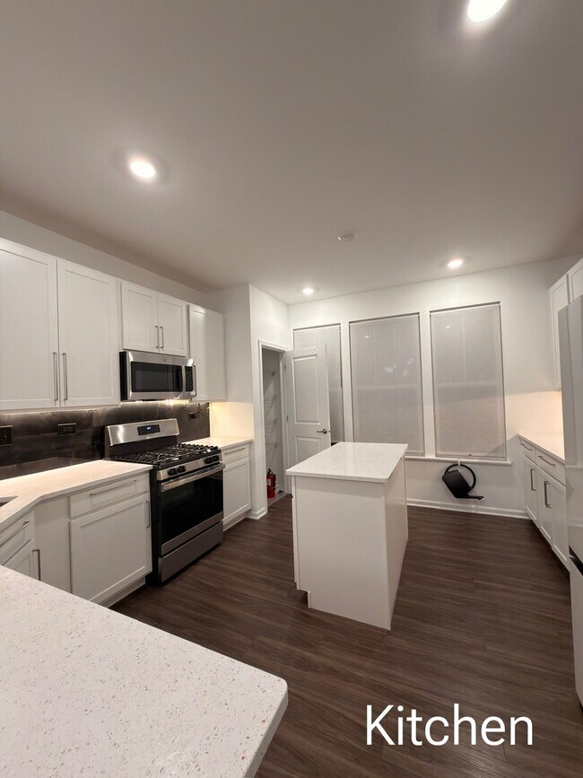 Building Photo - 522 Wolverine Dr