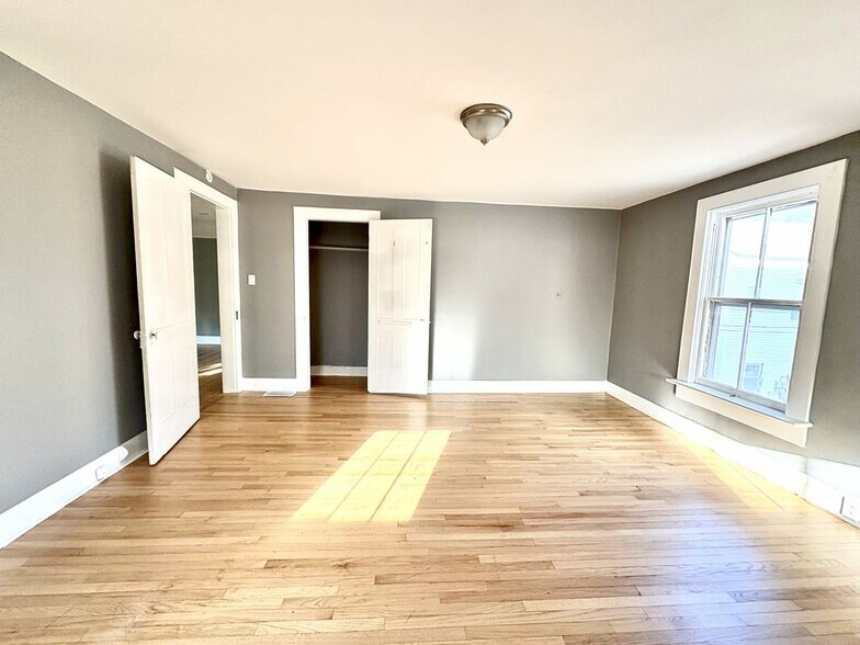 Building Photo - 707 Church St