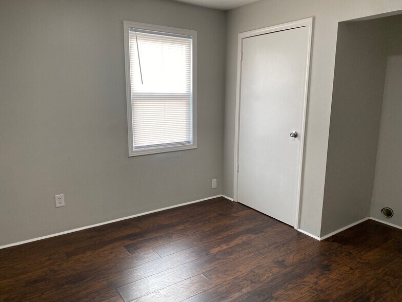 Building Photo - 21 Judson Cv