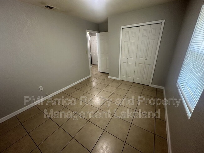 Building Photo - 403 Normandy St