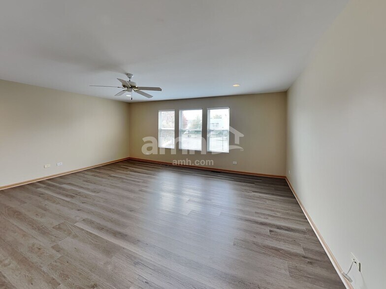 Building Photo - 818 Glen Cove Ln