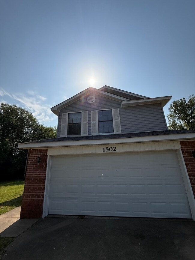 Building Photo - 1502 Heather Ct