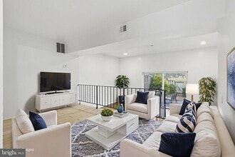 Building Photo - 11072 Berrypick Ln