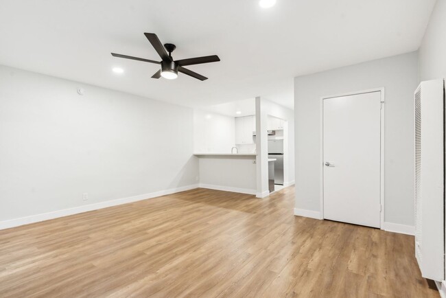 Interior Photo - 1944 Whitley Ave.