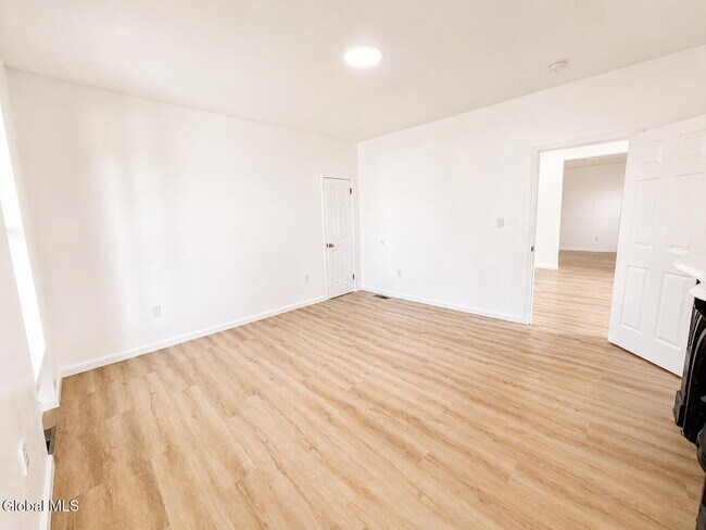 Building Photo - 13 Kimball St