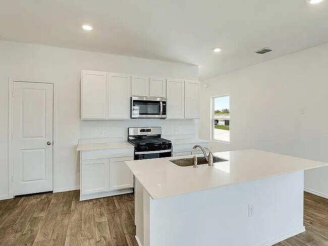 Building Photo - 12314 Silversmith Ln
