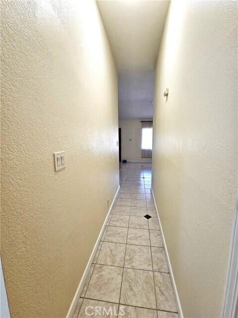 Building Photo - 609 Lorena Ave