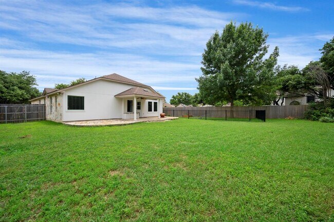 Building Photo - 903 Settlement Cove