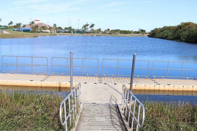 Building Photo - 6130 SW 32nd St