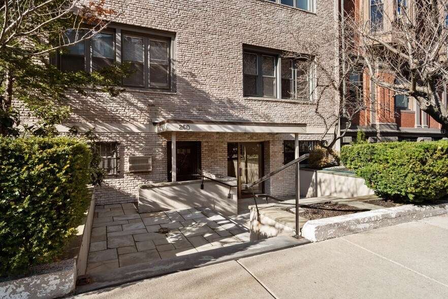 Building Photo - 260 Beacon St