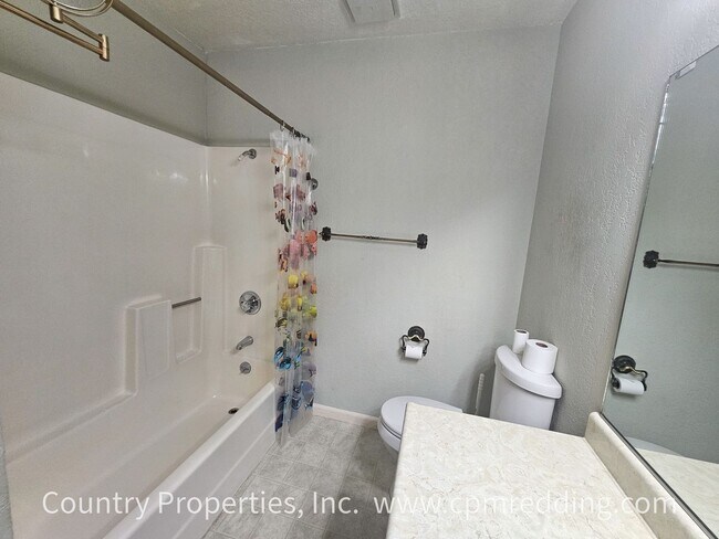 Building Photo - Spacious House with Landscaper Included Av...