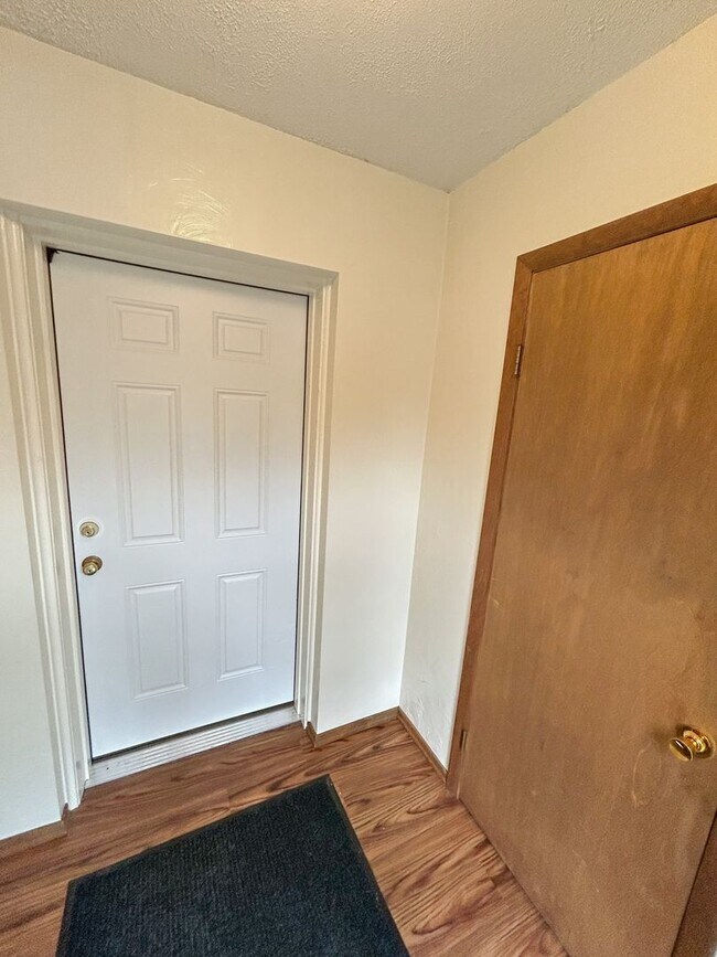 Building Photo - 1028 Fleming St