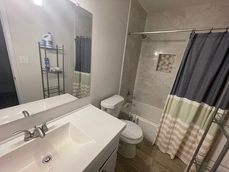 Building Photo - 6966 Cedar Dr