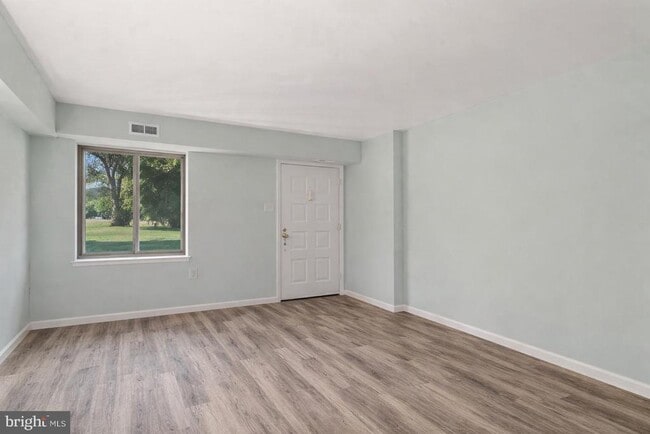 Building Photo - 4702 CHELSEA Ct