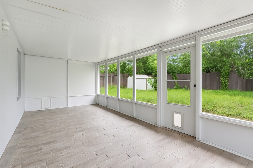 Building Photo - 5569 Lafayette Park Dr N