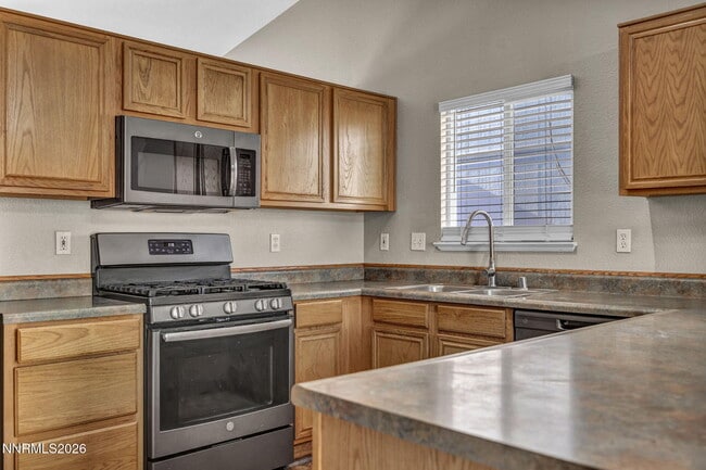 Building Photo - 17765 Oakview Ct