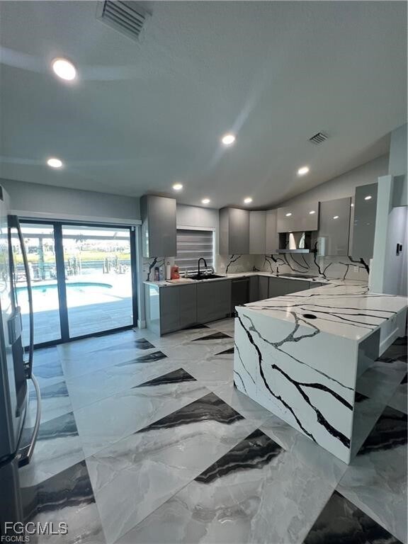 Building Photo - 1215 NW 38th Ave