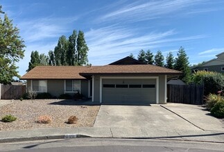 Building Photo - Single Level 4 Bedroom with a Lovely Backyard!! Co signers are accepted ~ Near SSU