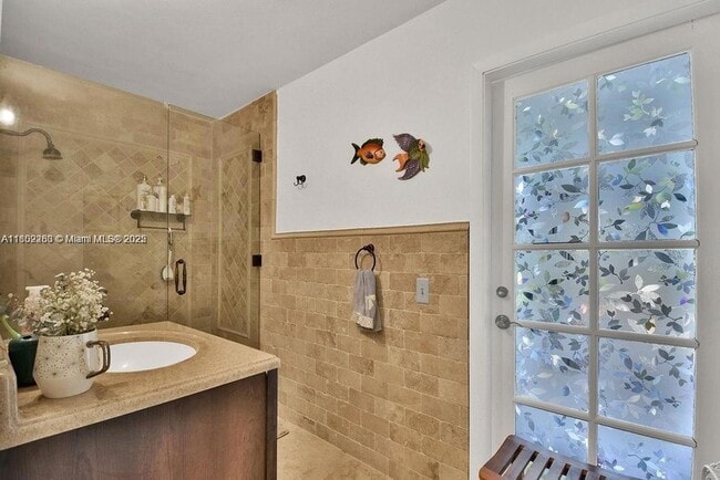 Building Photo - 5425 SW 190th Ave