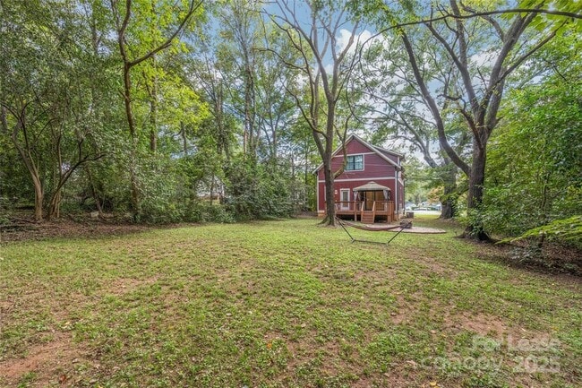 Building Photo - 712 Seldon Dr