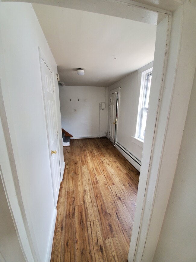 Building Photo - 145 King George St