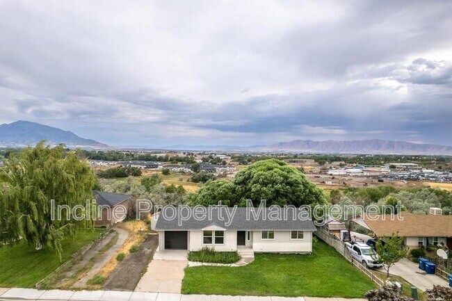 Building Photo - 450 Scenic Dr