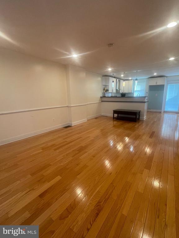 Building Photo - 7814 Saturn Pl