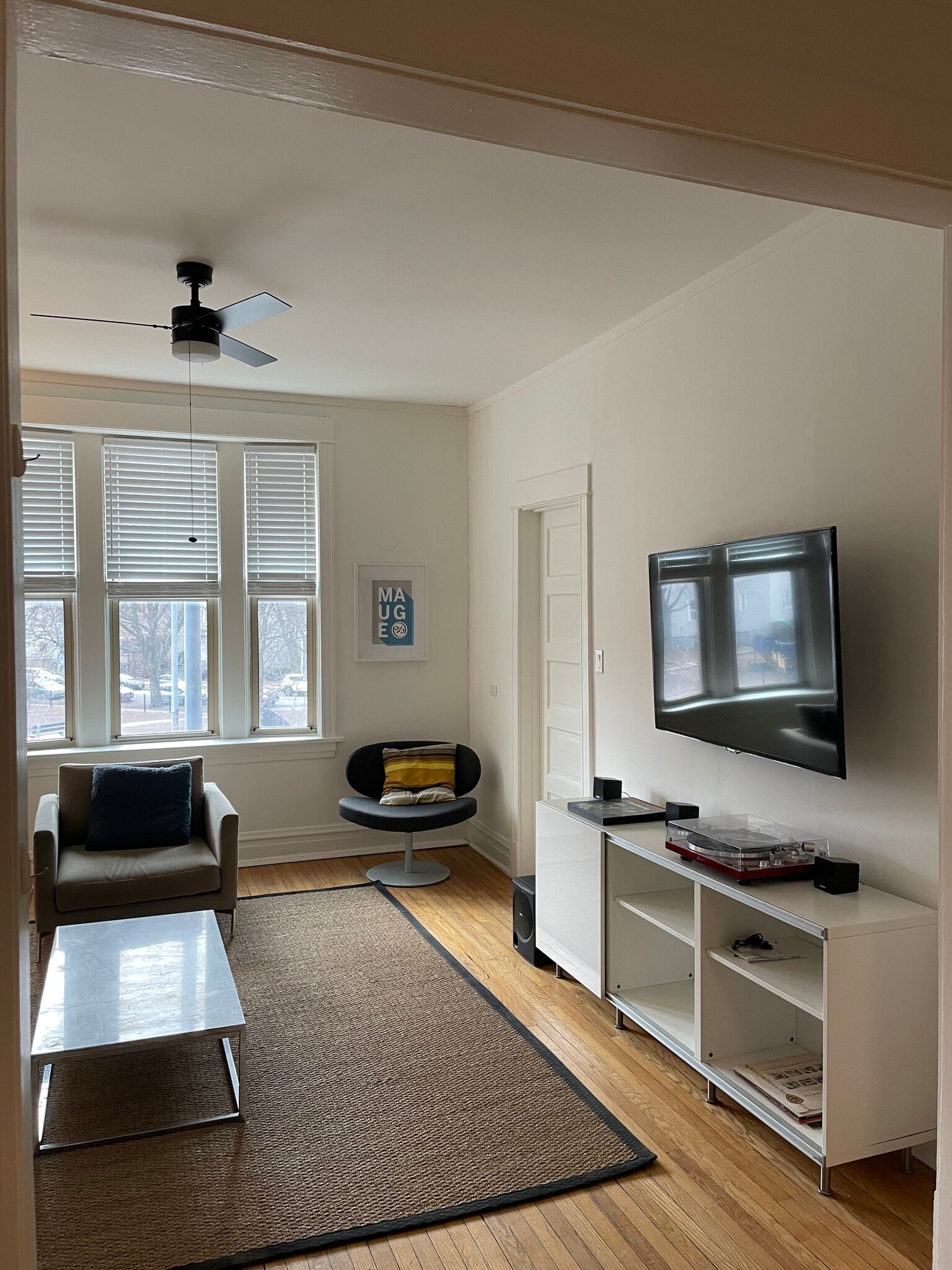 Living Room - 3489 N Elston Ave