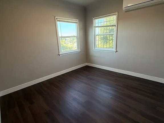 Building Photo - 439 S Evergreen Ave