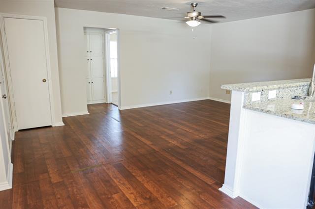 Building Photo - 1302 Crescent St