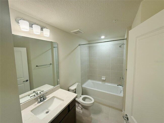 Building Photo - 393 Meadowland Pt