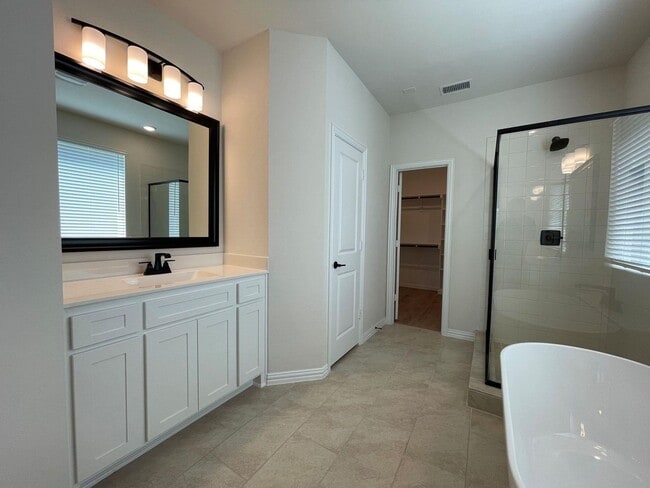 Building Photo - 6270 Shasta Creek Rd