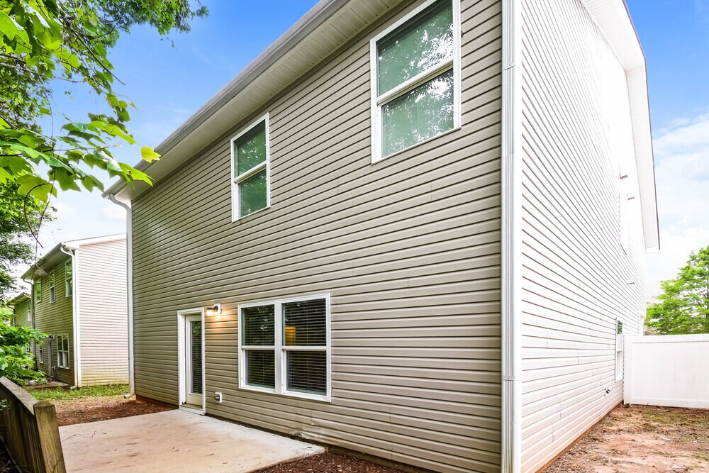 Building Photo - 526 Hill Crest Cir