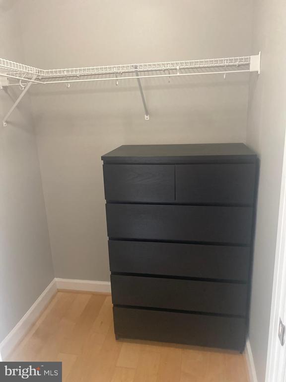 Building Photo - 5750 Bou Ave