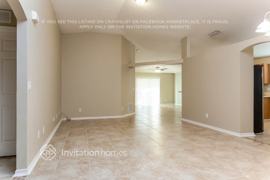 Building Photo - 2434 Bayhill Dr