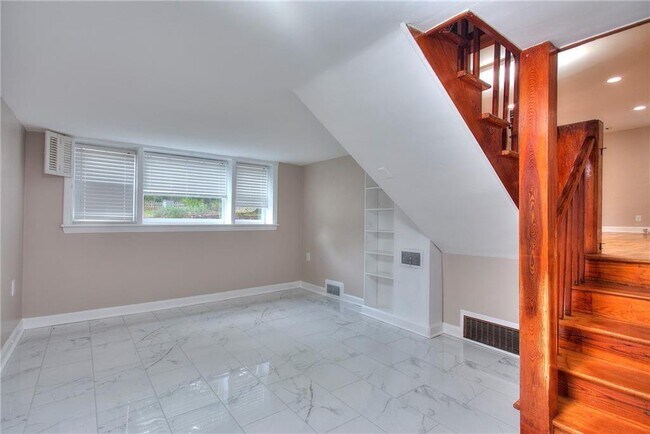 Building Photo - 2067 Brockett Rd