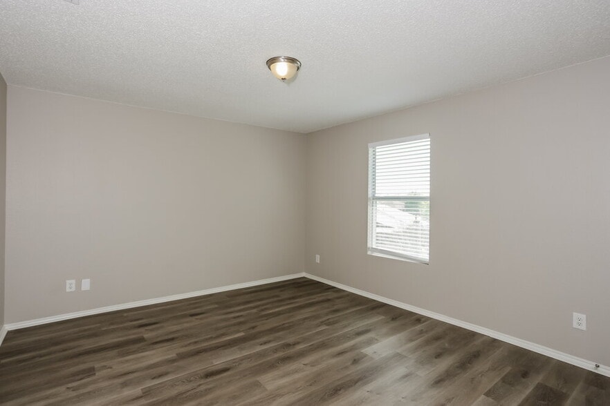 Building Photo - 4349 Meadowknoll Dr