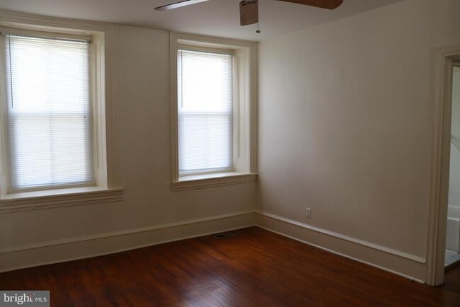 Building Photo - 421 Lyceum Ave