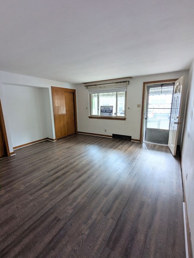 Building Photo - 258 Edmond St