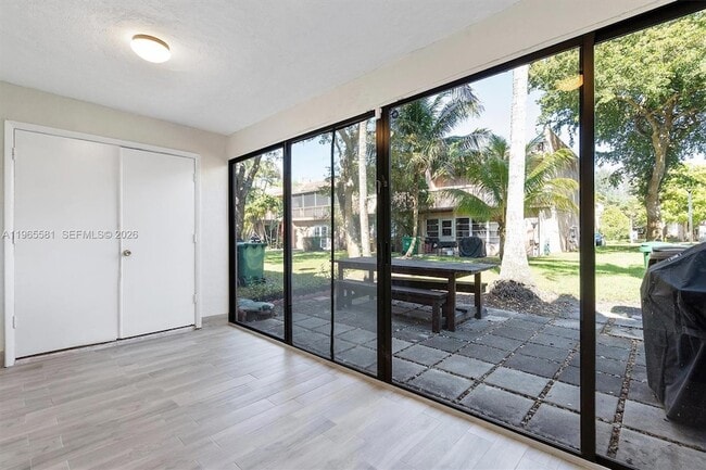 Building Photo - 48 Matador Ln