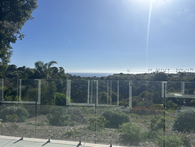 Ocean views from your apt window! - 6757 Wandermere Rd