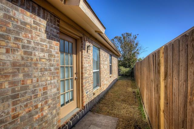 Building Photo - 8108 Spruce Valley Dr