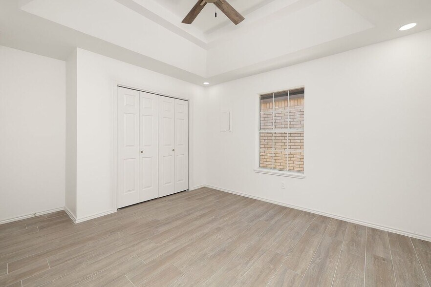 Building Photo - 309 N 36th Ln
