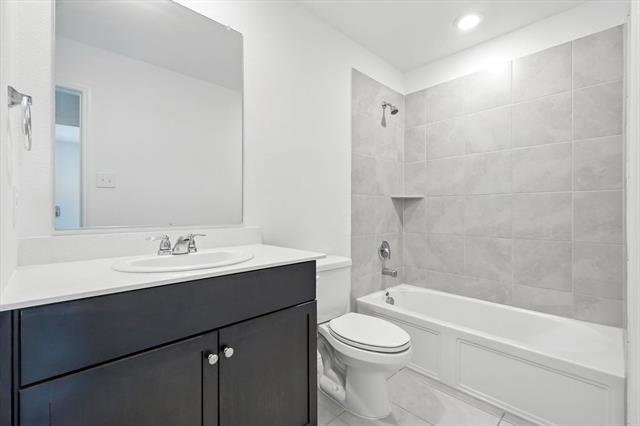 Building Photo - 1653 Bluffview Dr